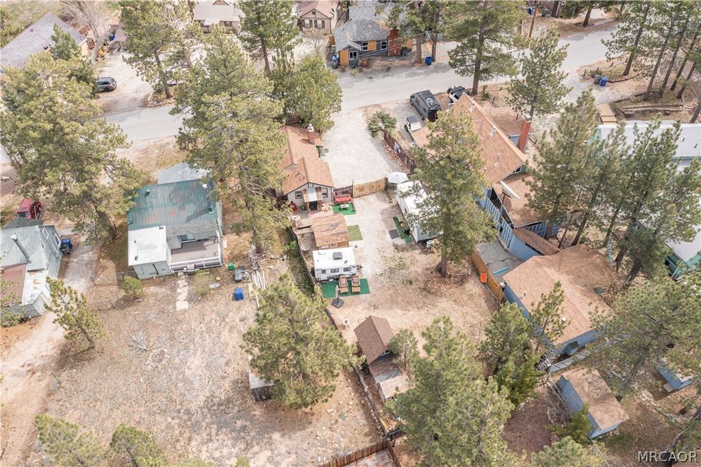 Photo of 40057 Forest Road, Big Bear Lake, CA 92315 (MLS # 32600664)