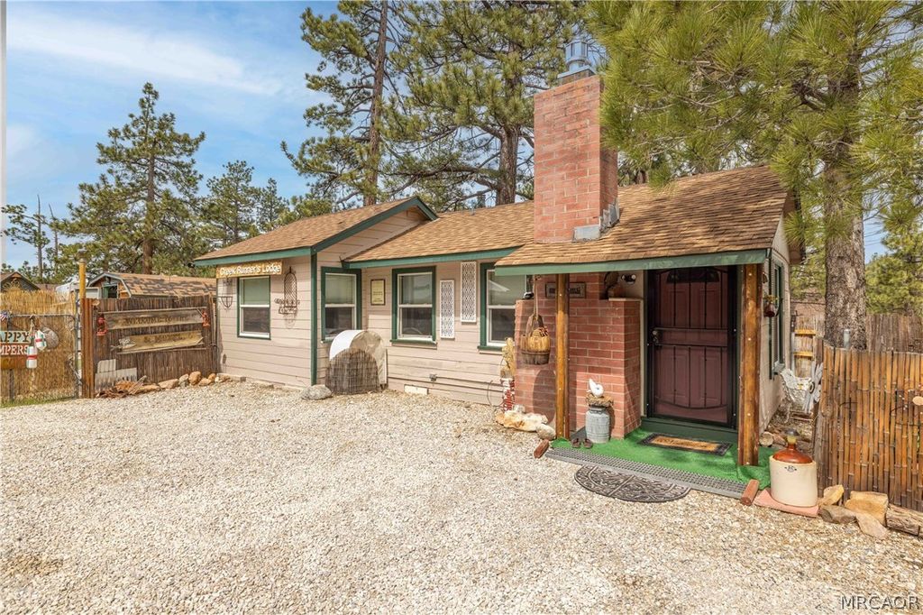 Photo of 40057 Forest Road, Big Bear Lake, CA 92315 (MLS # 32600664)
