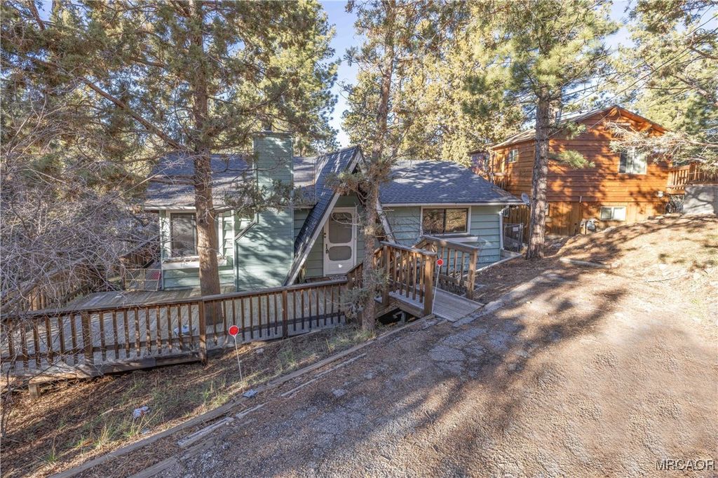 Photo of 107 E Aeroplane Boulevard, Big Bear City, CA 92314 (MLS # 32600040)