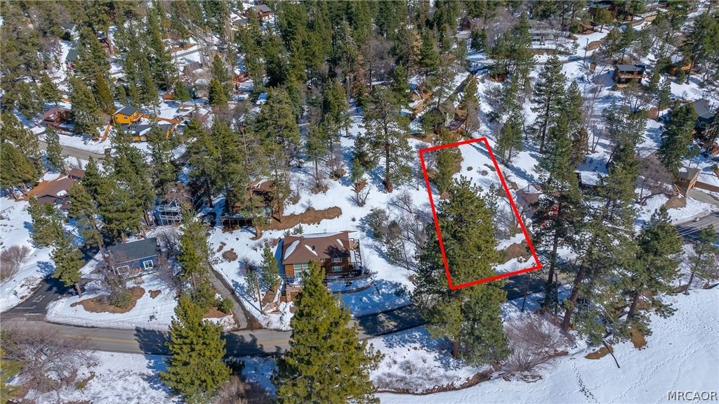 Photo of 43164 Moonridge Road, Big Bear Lake, CA 92315 (MLS # 32600380)