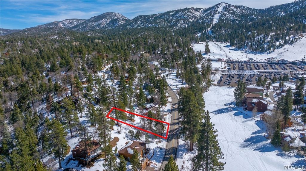 Photo of 43164 Moonridge Road, Big Bear Lake, CA 92315 (MLS # 32600380)