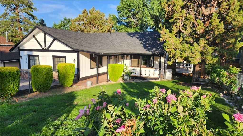 Photo of 404 San Martin Drive, Big Bear City, CA 92314 (MLS # 32502053)