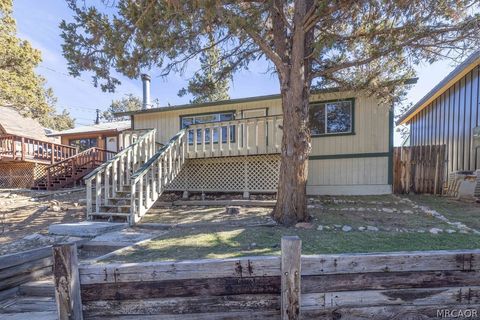 Photo of 151 Vista Lane, Sugarloaf, CA 92386 (MLS # 32600333)