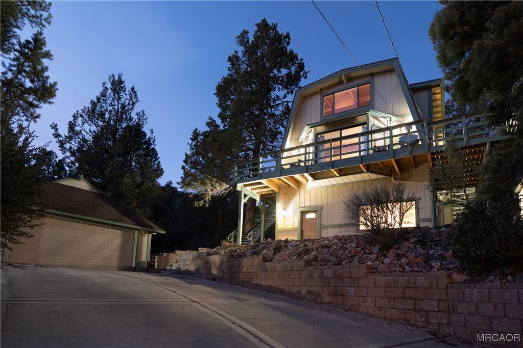 Photo of 1117 Crater Mountain Drive, Big Bear City, CA 92314 (MLS # 32600122)