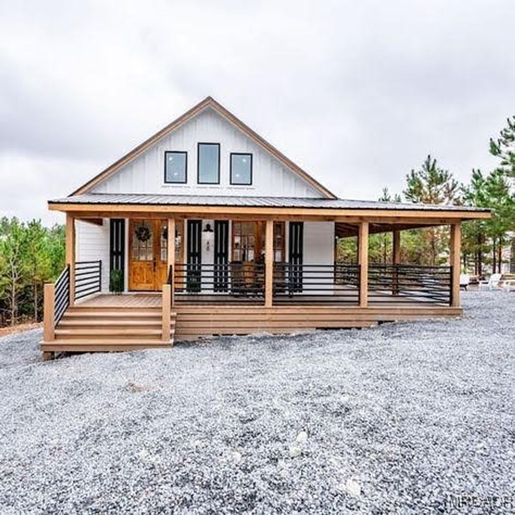 Photo of 294 Pine Lane, Sugarloaf, CA 92386 (MLS # 32502641)