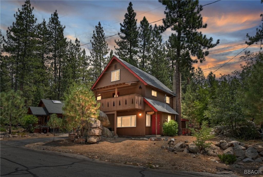 Photo of 39239 Mohawk Drive, Fawnskin, CA 92333 (MLS # 32502180)