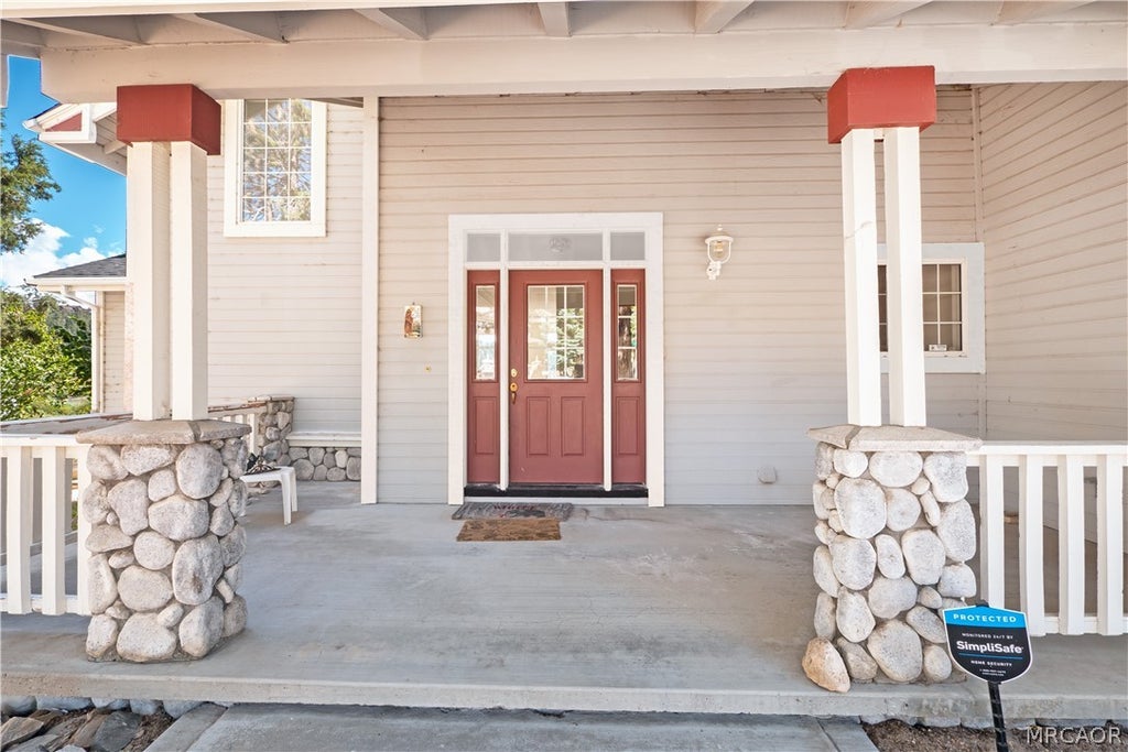 Photo of 42419 Bear loop LOOP, Big Bear City, CA 92314 (MLS # 32601865)