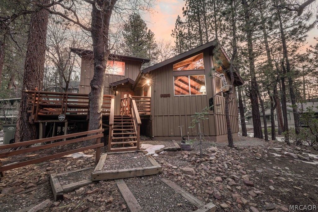 Photo of 41789 Comstock Lane, Big Bear Lake, CA 92315 (MLS # 32600523)