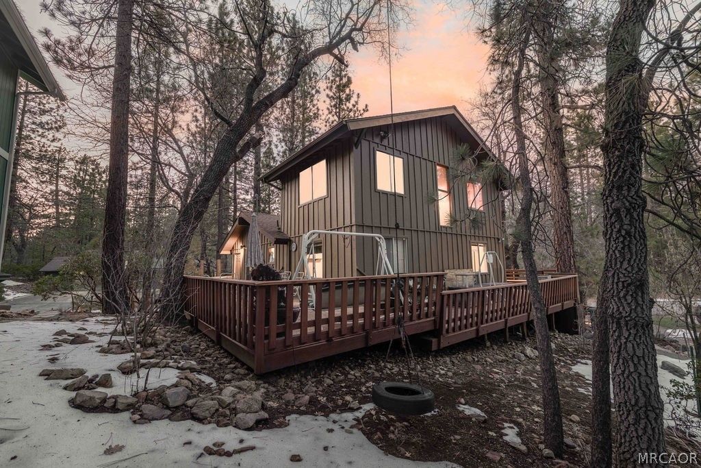 Photo of 41789 Comstock Lane, Big Bear Lake, CA 92315 (MLS # 32600523)