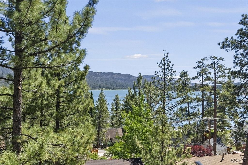 Photo of 40258 Narrow Lane, Big Bear Lake, CA 92315 (MLS # 32501532)