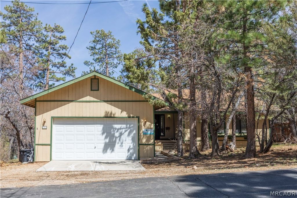 Photo of 793 Orange Avenue, Sugarloaf, CA 92386 (MLS # 32600879)