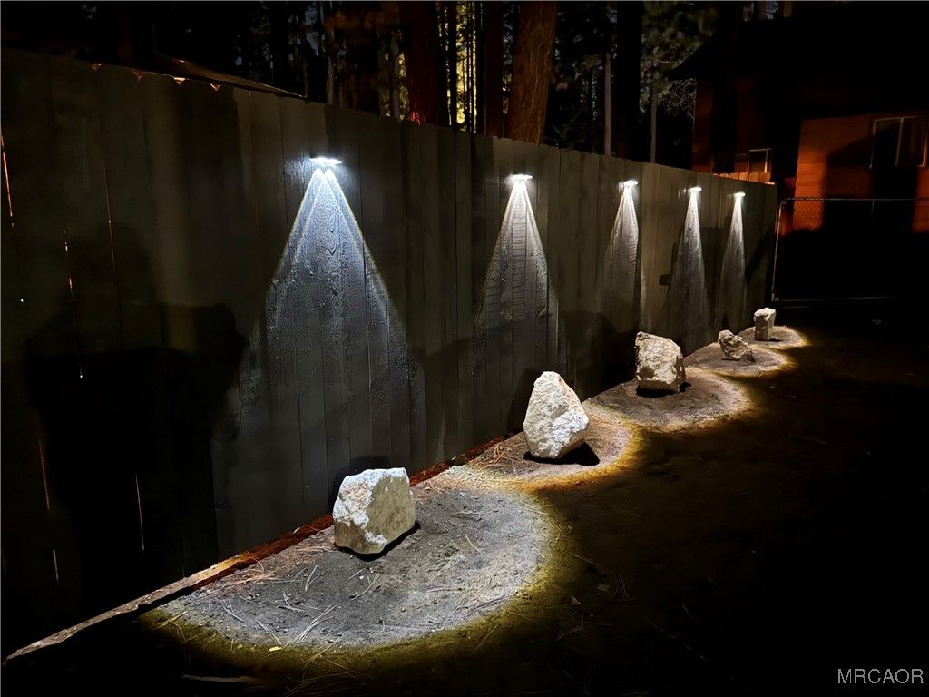 Photo of 41959 Brownie Lane, Big Bear Lake, CA 92315 (MLS # 32405679)