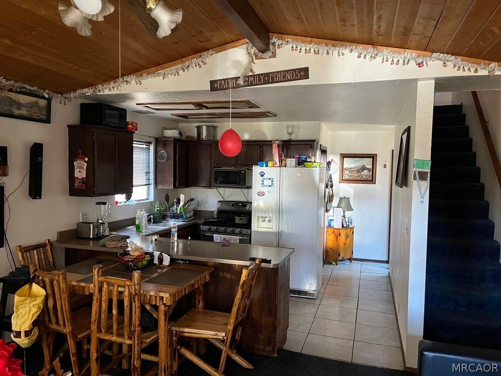 Photo of 309 W Meadow Lane, Big Bear City, CA 92314 (MLS # 32600777)