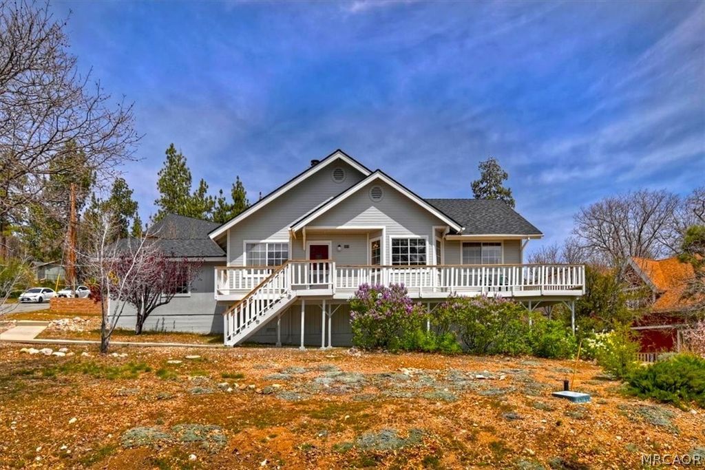 Photo of 1019 Fawnskin Drive, Fawnskin, CA 92333 (MLS # 32600785)