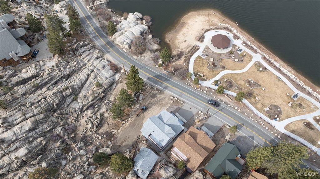 Photo of 39027 Big Bear Boulevard, Big Bear Lake, CA 92315 (MLS # 32600138)