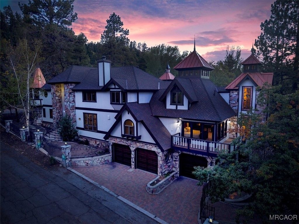 Photo of 848 Jeffries Road, Big Bear Lake, CA 92315 (MLS # 32502492)