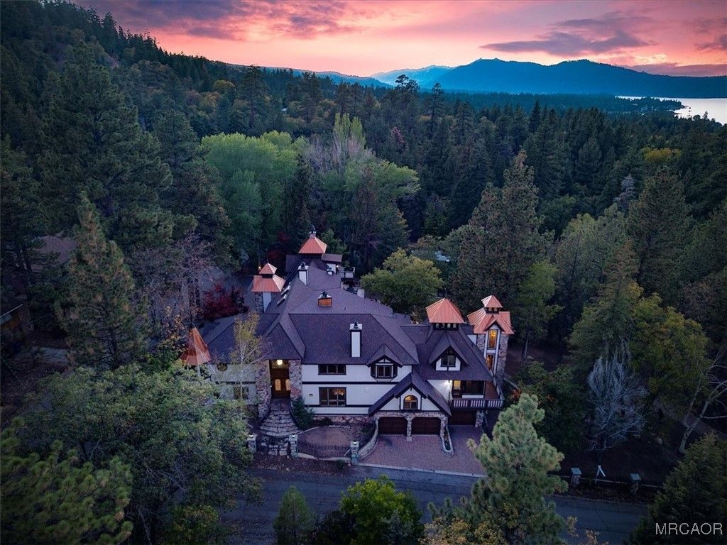 Photo of 848 Jeffries Road, Big Bear Lake, CA 92315 (MLS # 32502492)