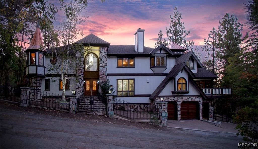 Photo of 848 Jeffries Road, Big Bear Lake, CA 92315 (MLS # 32502492)