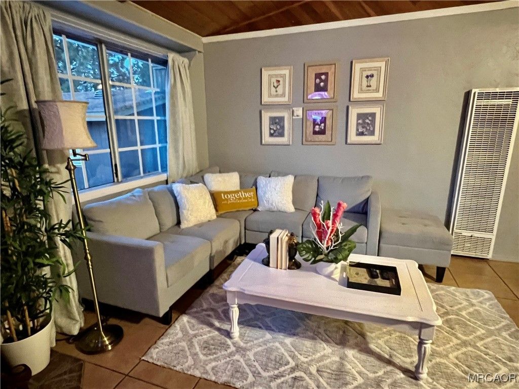 Photo of 165 Sunset Lane, Sugarloaf, CA 92386 (MLS # 32502361)