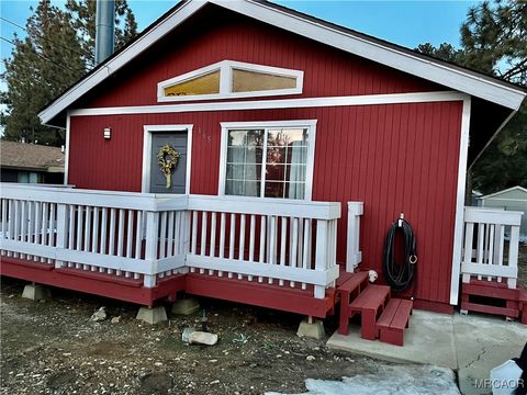 Photo of 165 Sunset Lane, Sugarloaf, CA 92386 (MLS # 32502361)