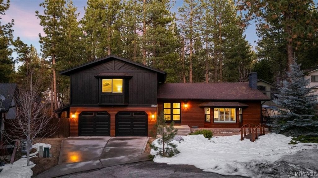 Photo of 436 Eton Ln Lane, Big Bear City, CA 92314 (MLS # 32600363)
