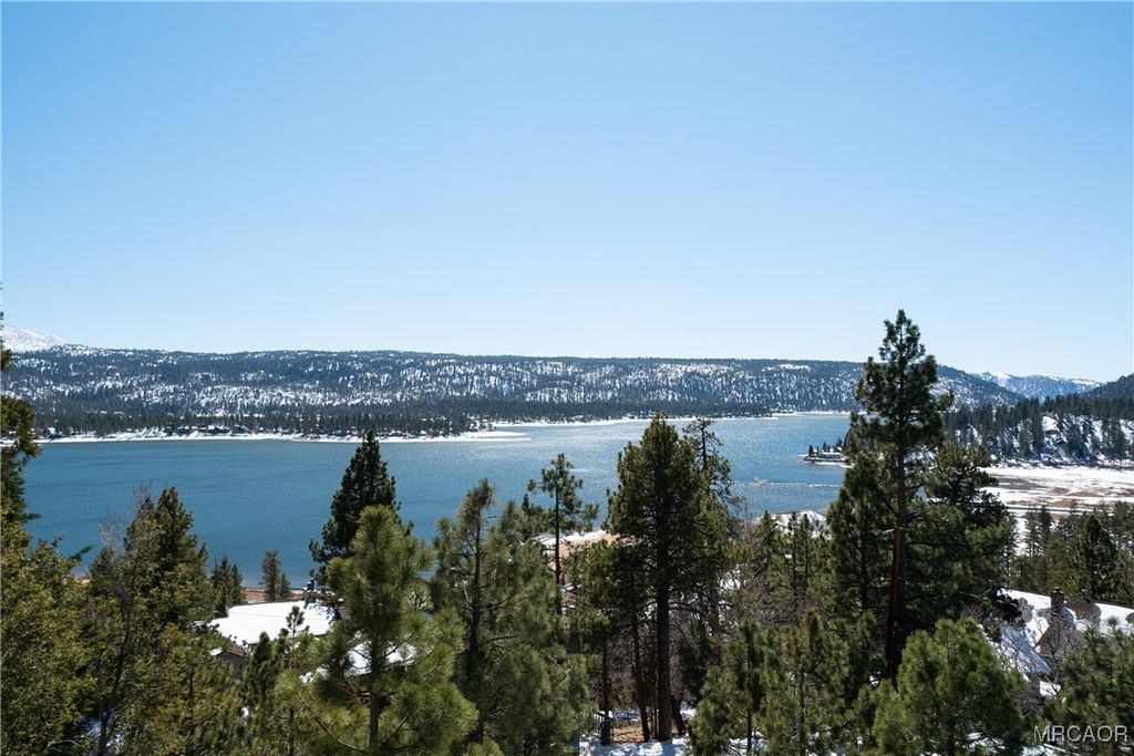 Photo of 955 Deer Trail Lane, Fawnskin, CA 92333 (MLS # 32600106)