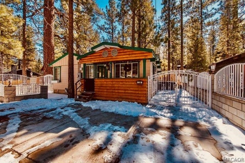 Photo of 336 W Sherwood Boulevard, Big Bear City, CA 92314 (MLS # 32602132)