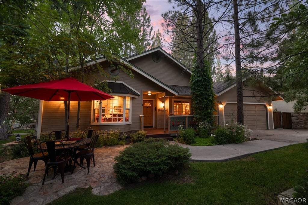 Photo of 42204 Heavenly Valley Road, Big Bear Lake, CA 92315 (MLS # 32602095)