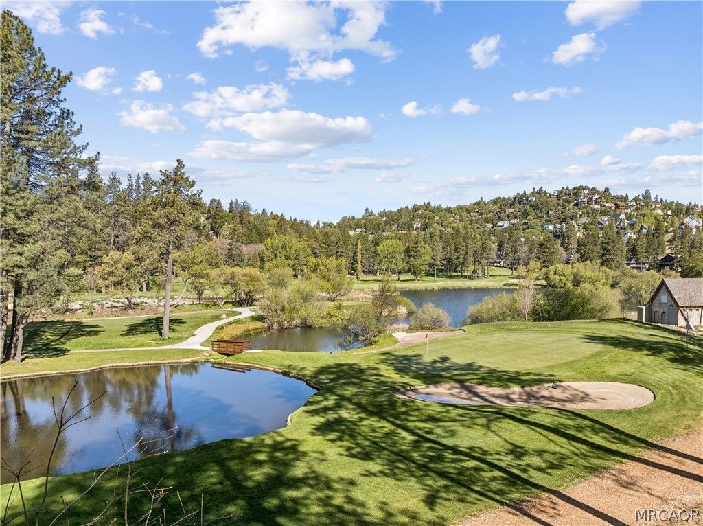 Photo of 524 Golf Course Road, Lake Arrowhead, CA 92352 (MLS # 32600980)