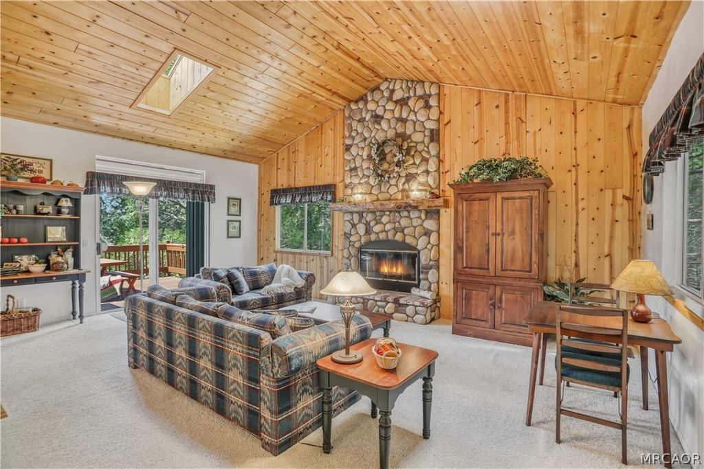 Photo of 196 B Lane, Lake Arrowhead, CA 92352 (MLS # 32600757)