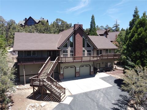 Photo of 305 Starlight Circle, Big Bear Lake, CA 92315 (MLS # 32501344)