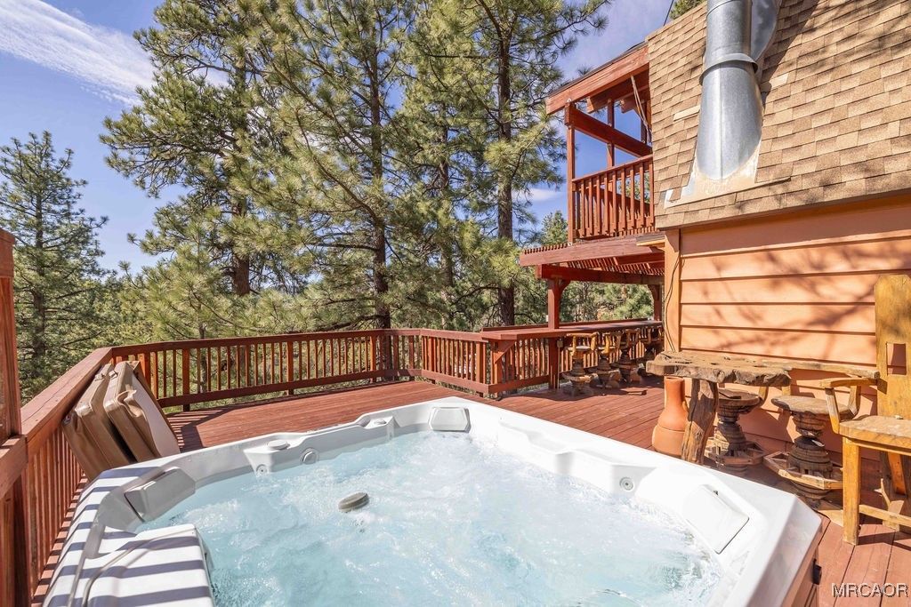 Photo of 44185 Timron Lane, Sugarloaf, CA 92386 (MLS # 32502670)