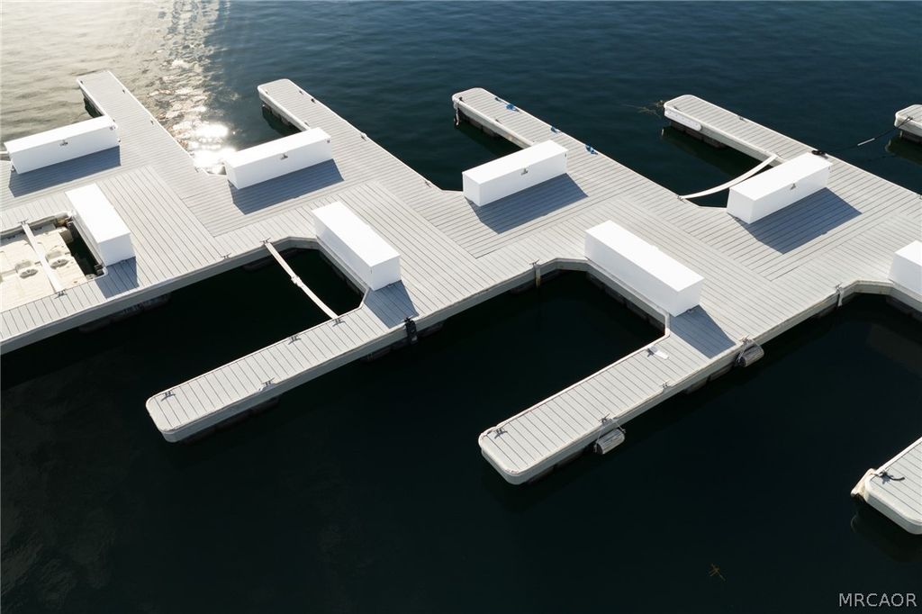 Photo of 28537 North Shore Road, Lake Arrowhead, CA 92352 (MLS # 32600334)