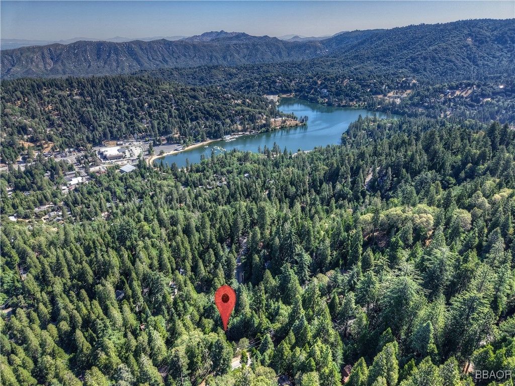 Photo of 0 Lakeview Drive, Crestline, CA 92325 (MLS # 32501725)