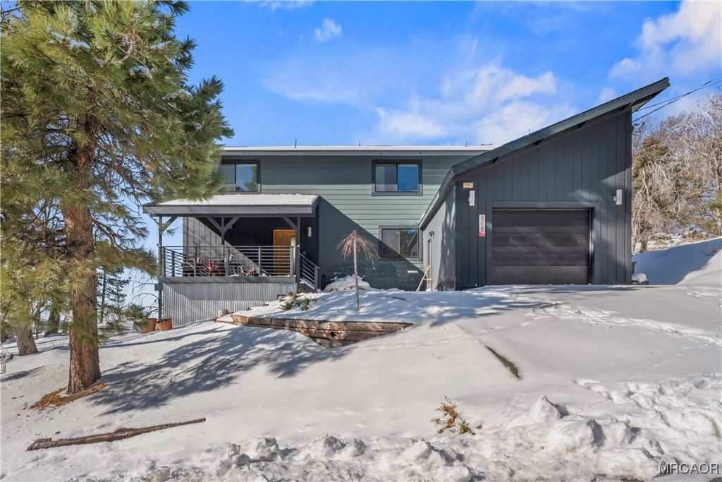 Photo of 32945 Juniper Lane, Green Valley Lake, CA 92341 (MLS # 32502610)