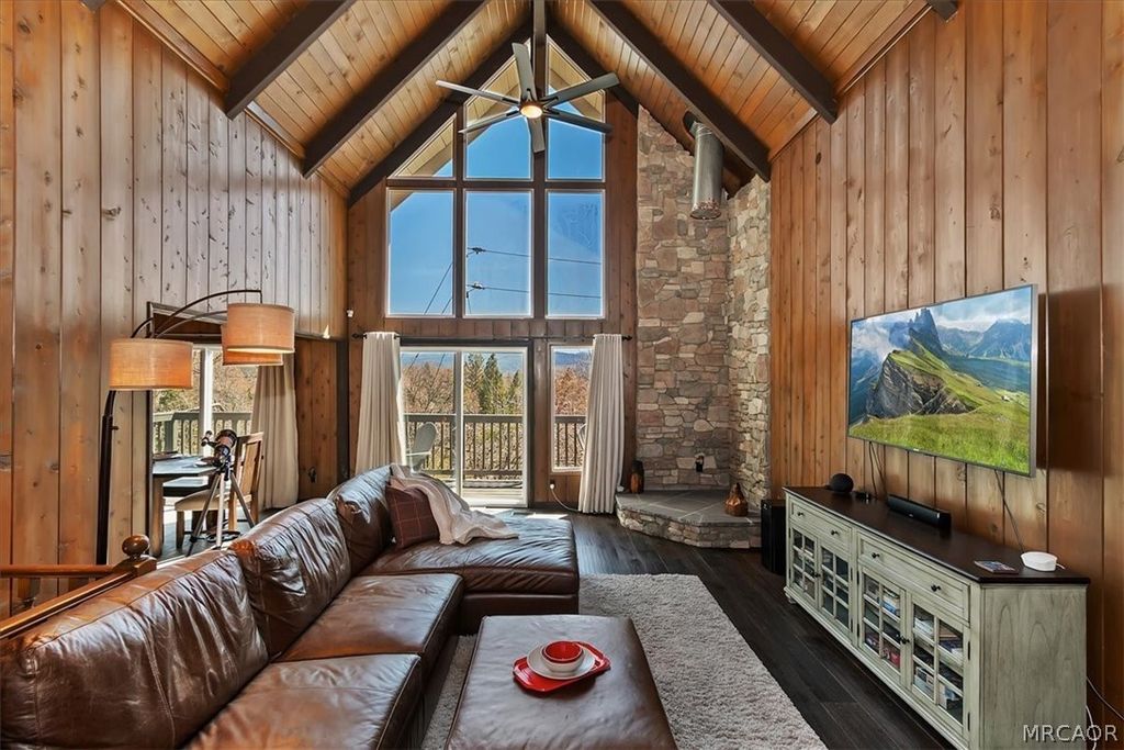 Photo of 27994 W Shore Road, Lake Arrowhead, CA 92352 (MLS # 32600472)