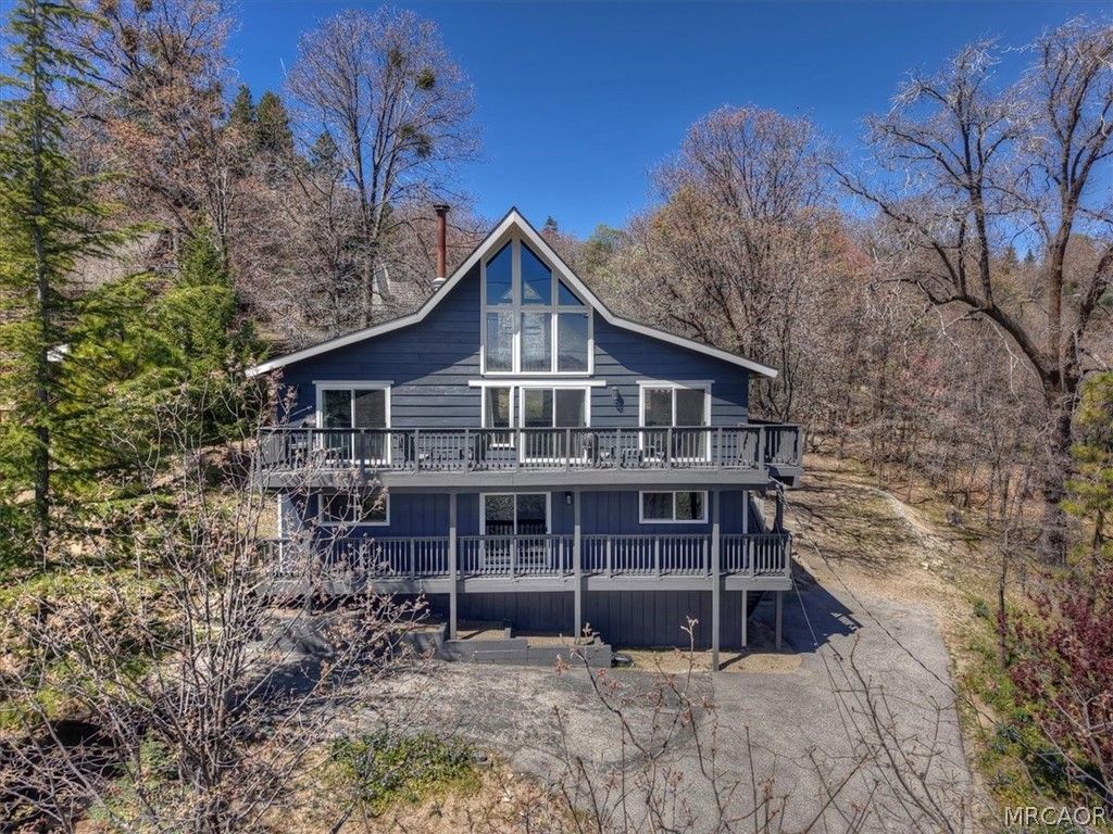 Photo of 27994 W Shore Road, Lake Arrowhead, CA 92352 (MLS # 32600472)