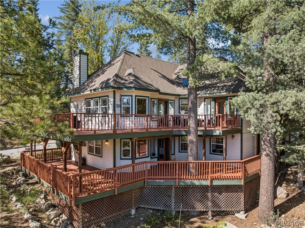 Photo of 26166 Circle Drive, Lake Arrowhead, CA 92352 (MLS # 32600931)