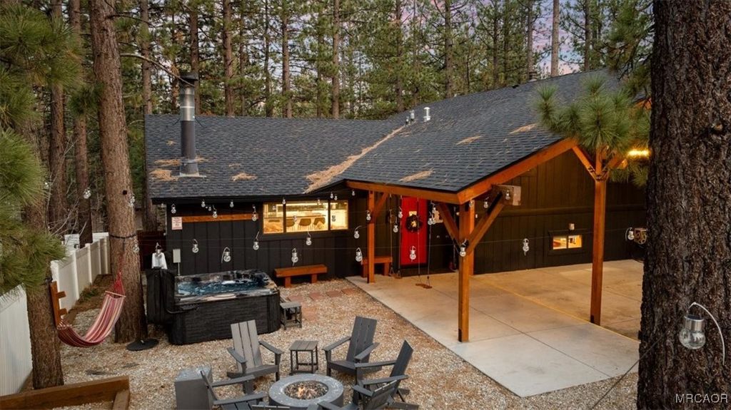 Photo of 1118 Elmwood Place, Big Bear City, CA 92314 (MLS # 32600157)