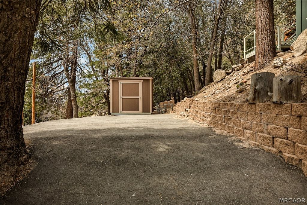 Photo of 33010 Juniper Lane, Green Valley Lake, CA 92341 (MLS # 32600979)