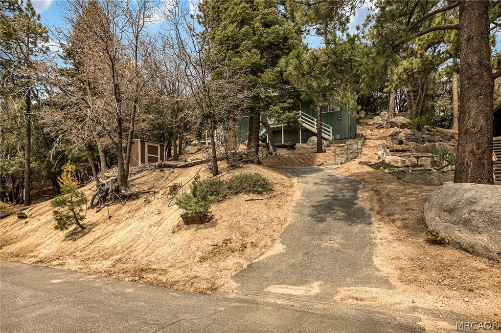 Photo of 33010 Juniper Lane, Green Valley Lake, CA 92341 (MLS # 32600979)