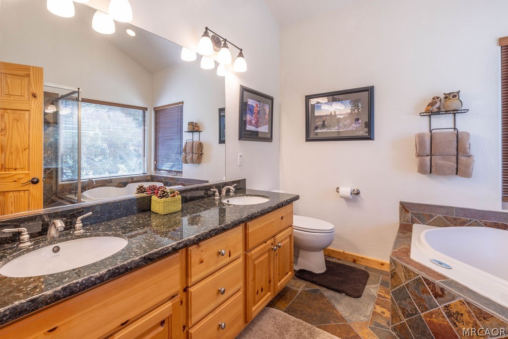 Big Bear City, California, 92314, United States, 5 Bedrooms Bedrooms, ,5 BathroomsBathrooms,Residential,Active,2028773