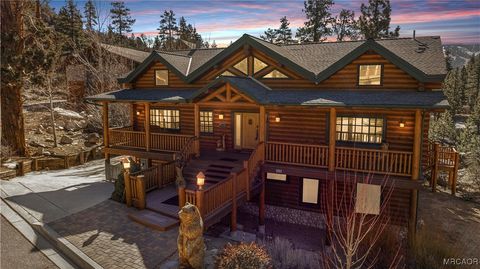 Photo of 42279 Castle Crag Road, Big Bear Lake, CA 92315 (MLS # 32600061)