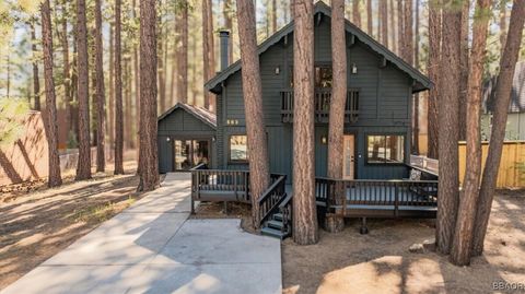 Photo of 583 Ponderosa Drive, Big Bear Lake, CA 92315 (MLS # 32502103)