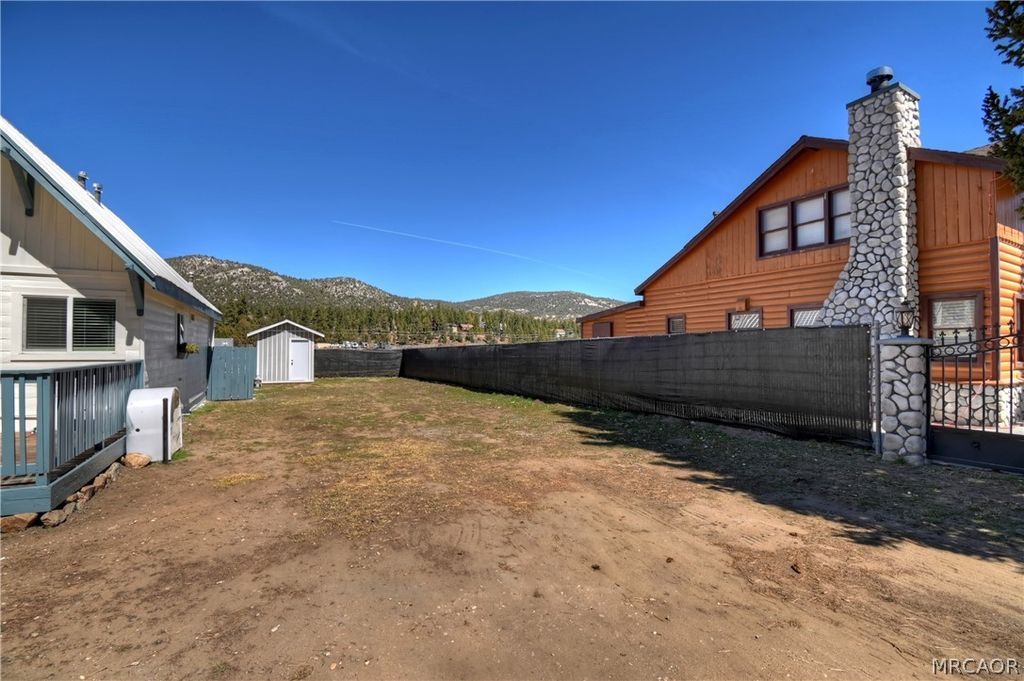 Photo of 925 W Fairway Boulevard, Big Bear City, CA 92314 (MLS # 32600537)