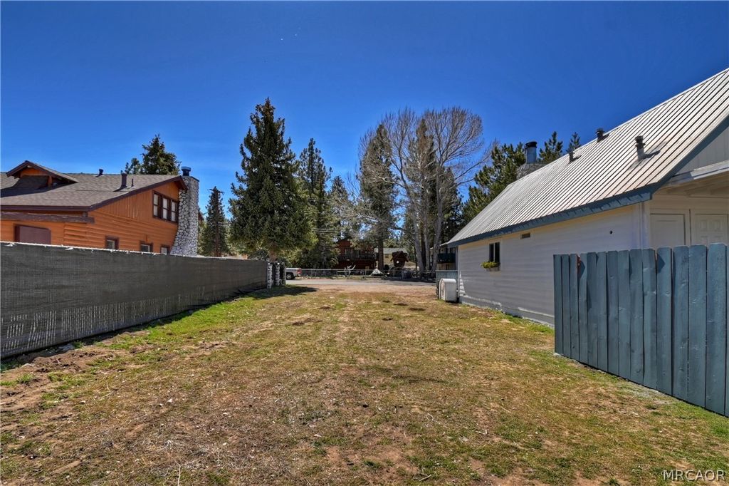 Photo of 925 W Fairway Boulevard, Big Bear City, CA 92314 (MLS # 32600537)