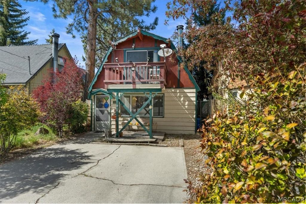 Photo of 1123 W Aeroplane Boulevard, Big Bear City, CA 92314 (MLS # 32600898)