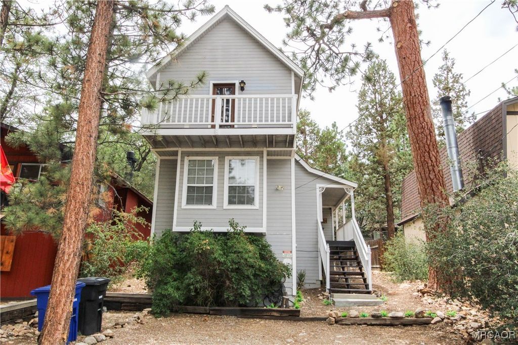 Photo of 766 Spruce Lane, Sugarloaf, CA 92386 (MLS # 32502366)