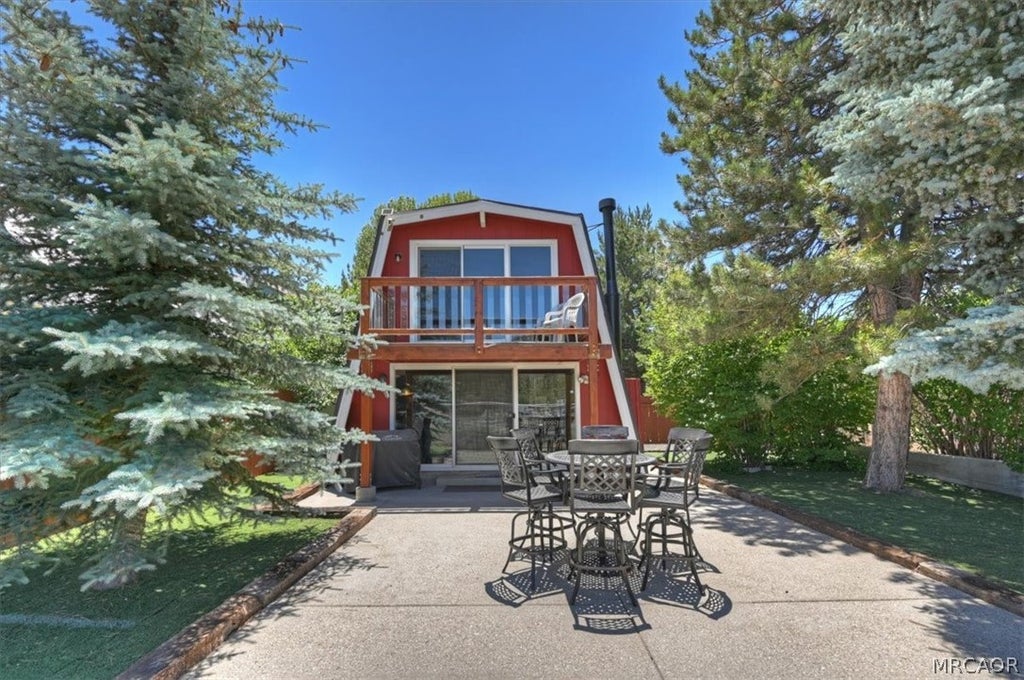 Photo of 929 W Fairway Boulevard, Big Bear City, CA 92314 (MLS # 32601553)