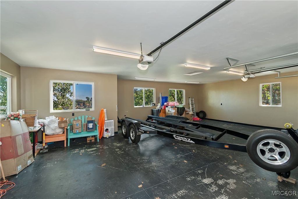 Photo of 1219 Klondike Drive, Lake Arrowhead, CA 92352 (MLS # 32502228)